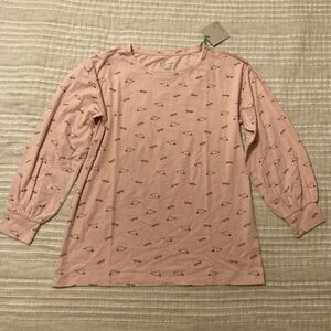 Kate Quinn heart top